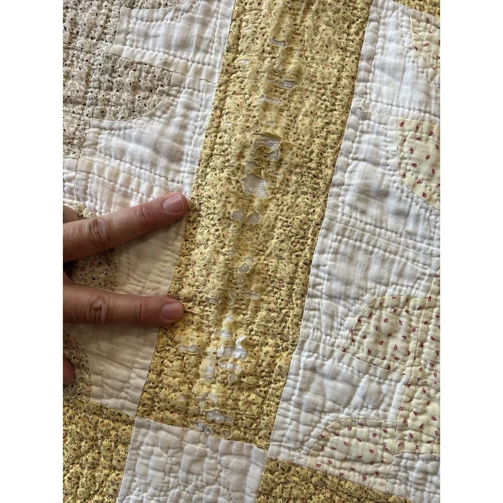 Vintage Quilt 61x72 Handmade Applique Tulip/Lily Calico Floral Folk 30s 40s